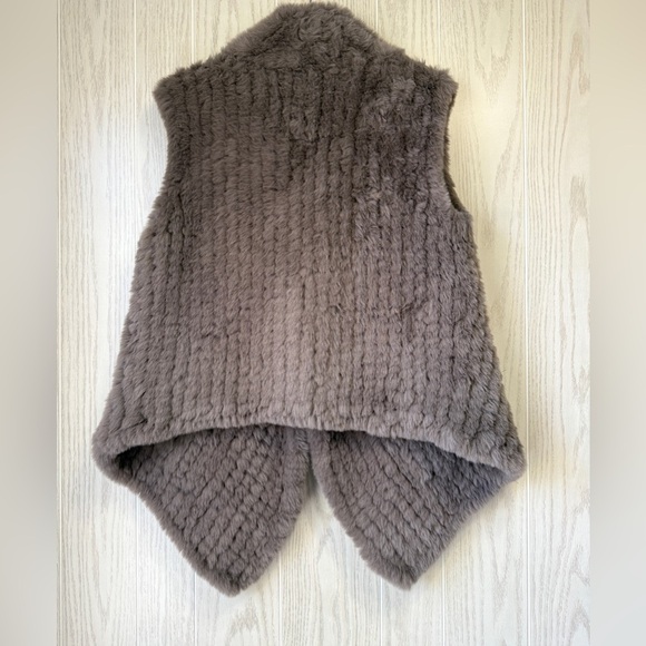 Dylan by True Grit Size Large Vest Gray Faux Fur Open Front Soft LNC - Picture 5 of 5